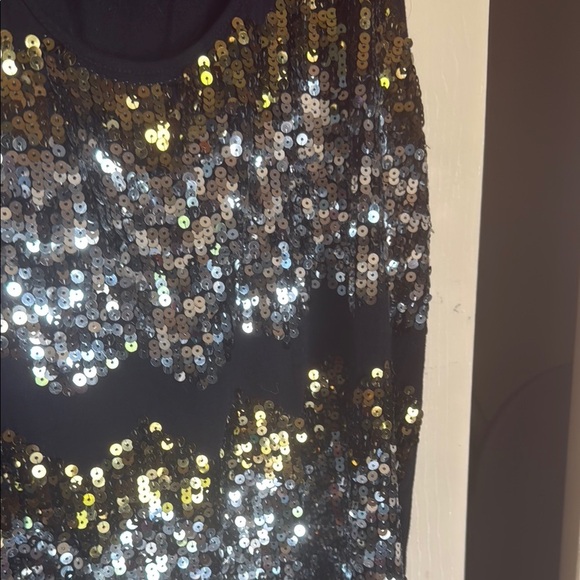 a.n.a Black Sequin Fitted Sleeveless Tank Top - Picture 4 of 5